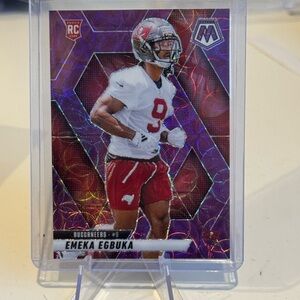 🔥 2025 Emeka Egbuka Panini Mosaic Red Scope Prizm Rookie Card. Tampa Bay
